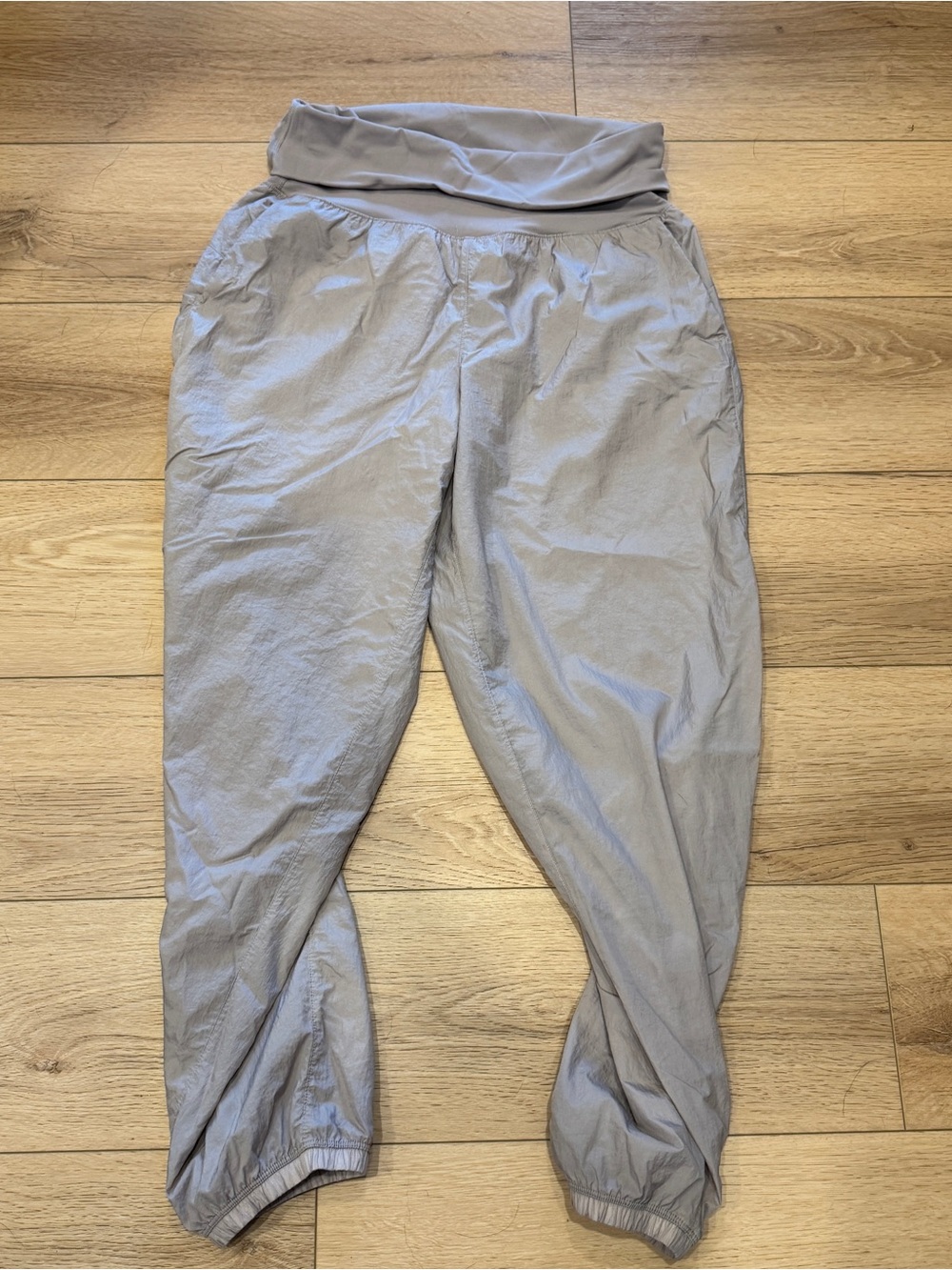 Lululemon Lightweight Foldover-Waist Jogger Mauve Grey Size medium LIKE NEW!!!